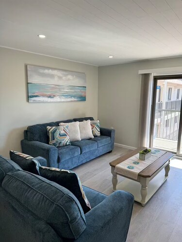 Beach block condo in quiet northend of Seaside Heights, 4 beach passes included