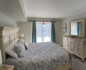 2 bedrooms, travel crib, WiFi, bed sheets