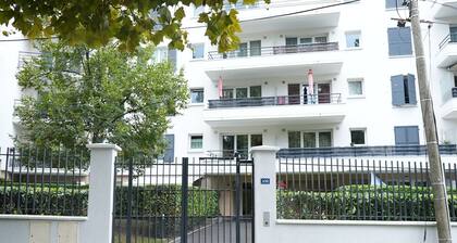 Joli 2 piĂšces tout confort proche Paris . Spacieux . RER E , ligne 11. A3 et 86.