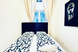 1 bedroom, WiFi, bed sheets - Convenient Stay Room, 11 Min to Atzgersdorf Park (Wien)