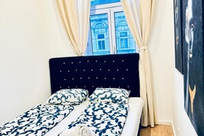 1 bedroom, WiFi, bed sheets