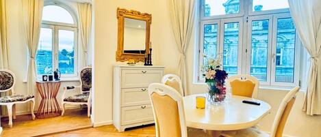 تناول الطعام