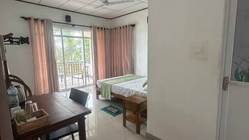 Chambre Double Standard, balcon, vue mer | Rideaux occultants, Wi-Fi gratuit, draps fournis