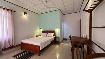 Chambre Double Standard, balcon, vue mer | Rideaux occultants, Wi-Fi gratuit, draps fournis