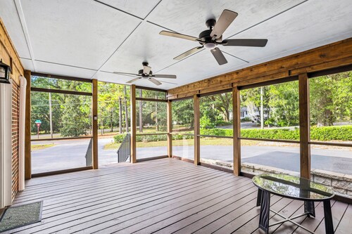 Spacious Comfortable Studio Unit