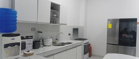 Fridge, oven, dishwasher, toaster