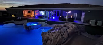 Luxury Estate | HTD Pool w/slide, Spa, Gym & Pickleball