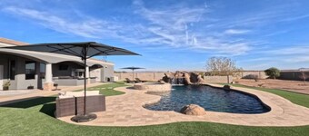 Luxury Retreat w/ Pool, Spa, Gym & Movie Theater!