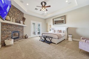 5 bedrooms, in-room safe, desk, iron/ironing board