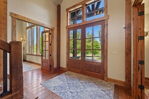 Interior - Rustic 8B Estate on 40 acres – 9,900sqft Estate on Private Ranch with 2 Hot Tubs (Heber City)