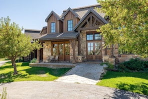Exterior - Rustic 8B Estate on 40 acres – 9,900sqft Estate on Private Ranch with 2 Hot Tubs (Heber City)