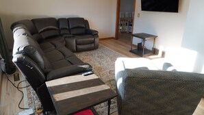 Smart TV - Charming 4-bedroom house with WiFi and gaming table in delightful Aberdeen (Aberdeen)