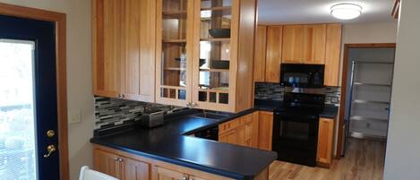 Micro-ondas, fogão, cooktop, lava-louças