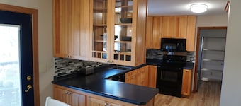 Charming 4-bedroom house with WiFi and gaming table in delightful Aberdeen