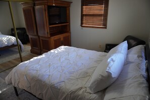 4 slaapkamers, een strijkplank/strijkijzer, wifi, beddengoed