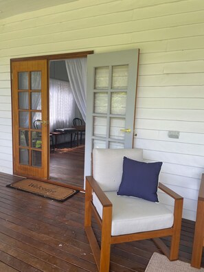 Interior - Country Cottage with Valley Views, 15mins to Canungra, 30mins to Mt Tamborine (Illinbah)