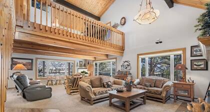 Majestic views! 4 bedroom, 4.5 bath home close to town