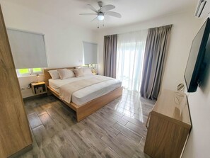 2 bedrooms, in-room safe, desk, iron/ironing board