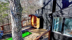 Property grounds - Modern Mountain Hideaway: private outside SAUNA, feels secluded, mins to town (Pigeon Forge)