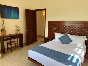 Bügeleisen/Bügelbrett, WLAN, Bettwäsche