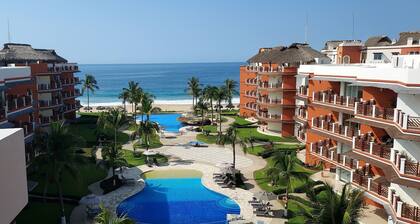 Ocean front 3-b/r condo in Vivo Resorts Puerto Escondido with AC, WiFi,
