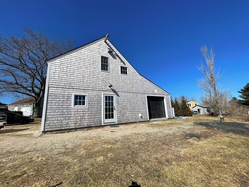 Cozy, 2-bedroom barn in peaceful Brooksville
