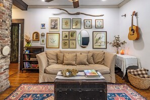 Smart TV - Charming 3-bedroom farmhouse private 15 minutes to downtown Chattanooga (flintstone)