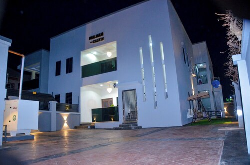 Waldam Castle is a 2 unit of 3 bedroom all ensuite, with modern facilities 