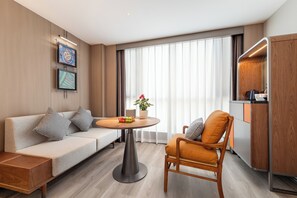 Premium bedding, down duvets, free minibar, laptop workspace