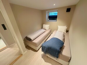 2 soverom, skrivebord, wi-fi (inkludert) og sengetøy