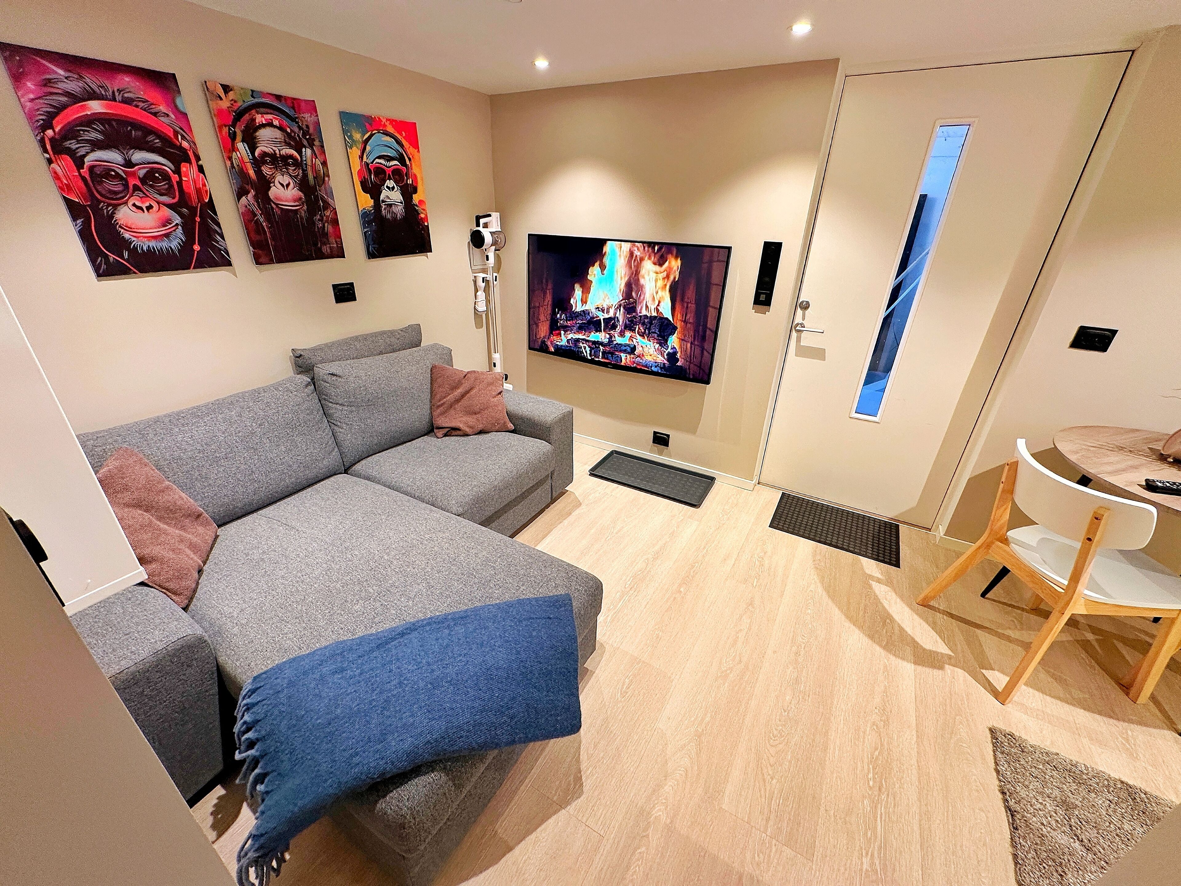Smart TV, videoteca, impianto stereo