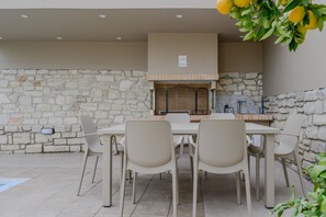 Outdoor dining - Foothills Tangerine villa, Private pool, Near the beach (Sfakaki)