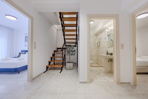 6 soverom, safe på rommet, strykejern/-brett og wi-fi (inkludert)