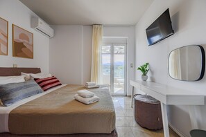 6 chambres, coffres-forts dans les chambres, fer et planche à repasser