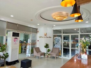 Télévision LED de 40 pouces avec chaînes par câble