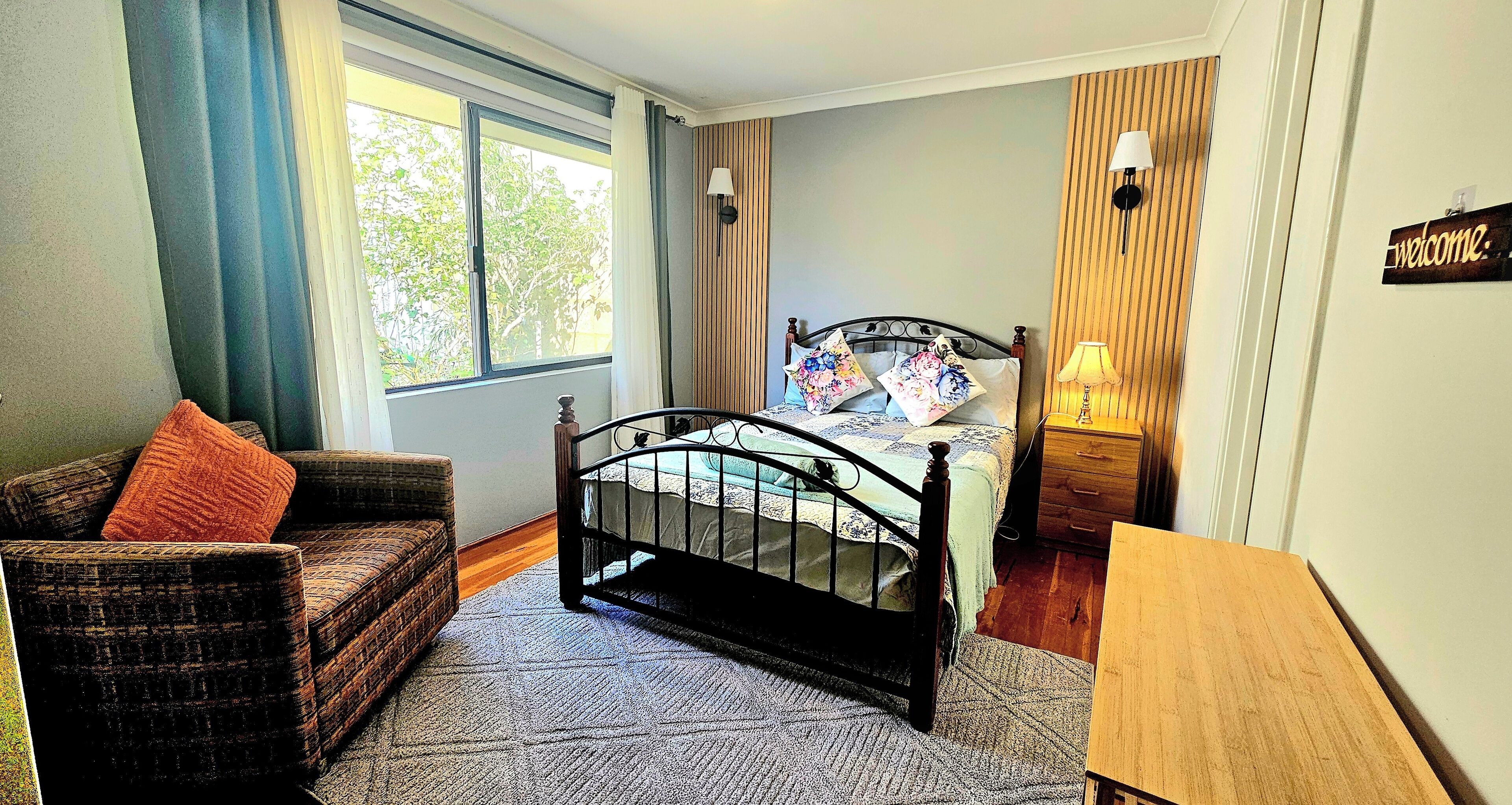 2 slaapkamers, een kluis op de kamer, een bureau