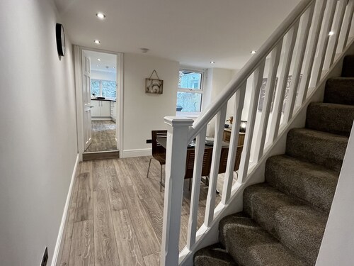 Coastal 2BR Retreat in Colwyn Bay