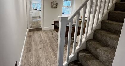 Coastal 2BR Retreat in Colwyn Bay