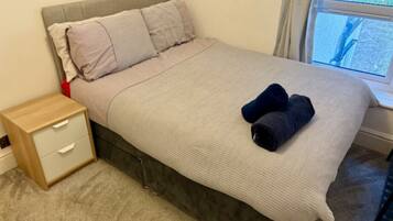 2 多间卧室、熨斗/熨衣板、免费 WiFi、床单