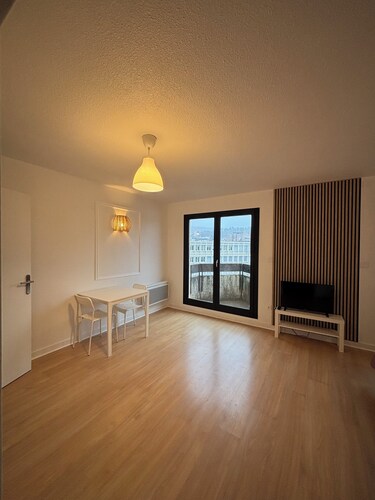 Vue panoramique sur Clermont-Fd avec lit King Size