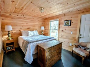 2 makuuhuonetta, silitysrauta/-lauta, Wi-Fi, vuodevaatteet