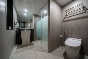 Standard Double Room, City View | Bathroom - HOUND HOTEL Pyeongtaek Songtan (Pyeongtaek)