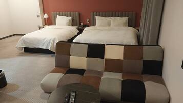 Suite, City View | Bathroom | Combined shower/tub, free toiletries, hair dryer, bidet