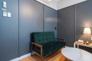 Kahden hengen standard-huone, oma kylpyhuone, näköala lahdelle | Oleskelualue