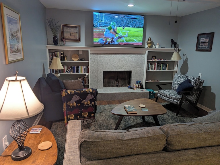 3-bedroom House In Fabulous Louisville With Wifi, Ac, Workspace And Pool! - Louisville, KY