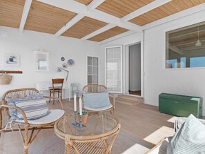 House | Interior - Charming Retreat in City - By Traum Ferienwohnungen (Lokken)