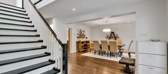 Cheerful Tuxedo House with Hot Tub 