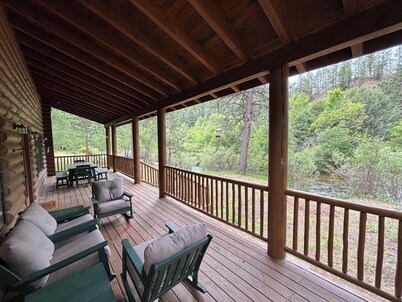 Pecos Riversong Cabin - a modern 3-bedroom cabin on the Pecos River