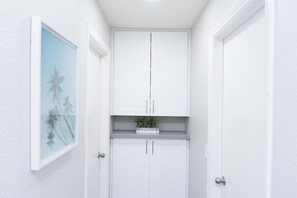 Interior - 3BR+2BA apartment in Central San Diego - wifi- newly remodeled - free parking (San Diego)