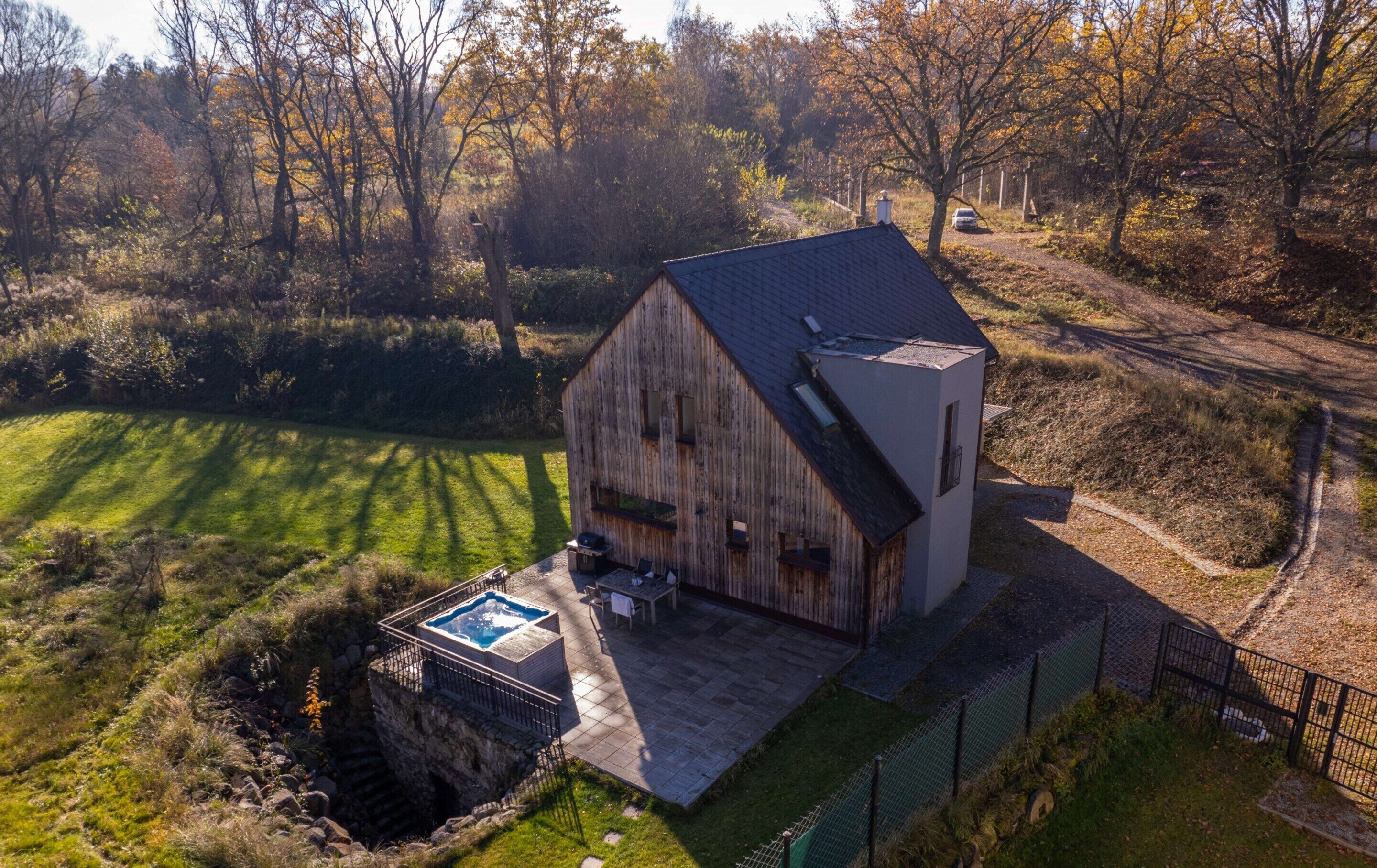 المنشأة من الخارج